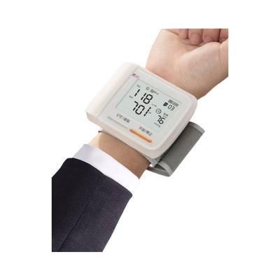 Tragbares intelligentes elektronisches Digital-Sphygmomanometer für das Handgelenk und eine Haltbarkeit von 5 Jahren