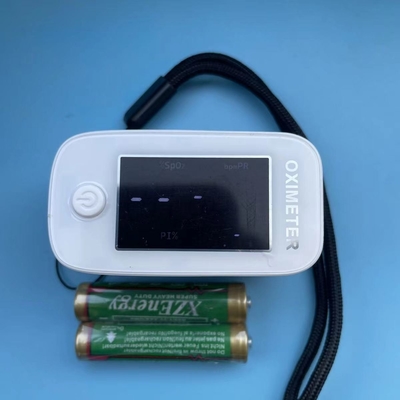 PD300 Krankenwagen-Ausrüstung Fingerspitzen-Puls-Oximeter mit Farbbildschirm in blauer Farbe